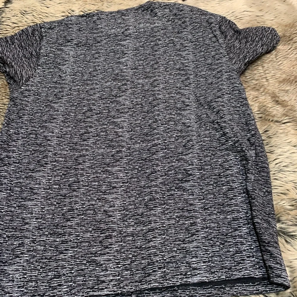 Straight Faded Contrast Pocket Tee black heathered with solid black pocket Sz L